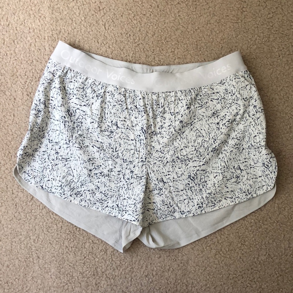 Multi colored/bone OV women’s shorts. Size: Medium